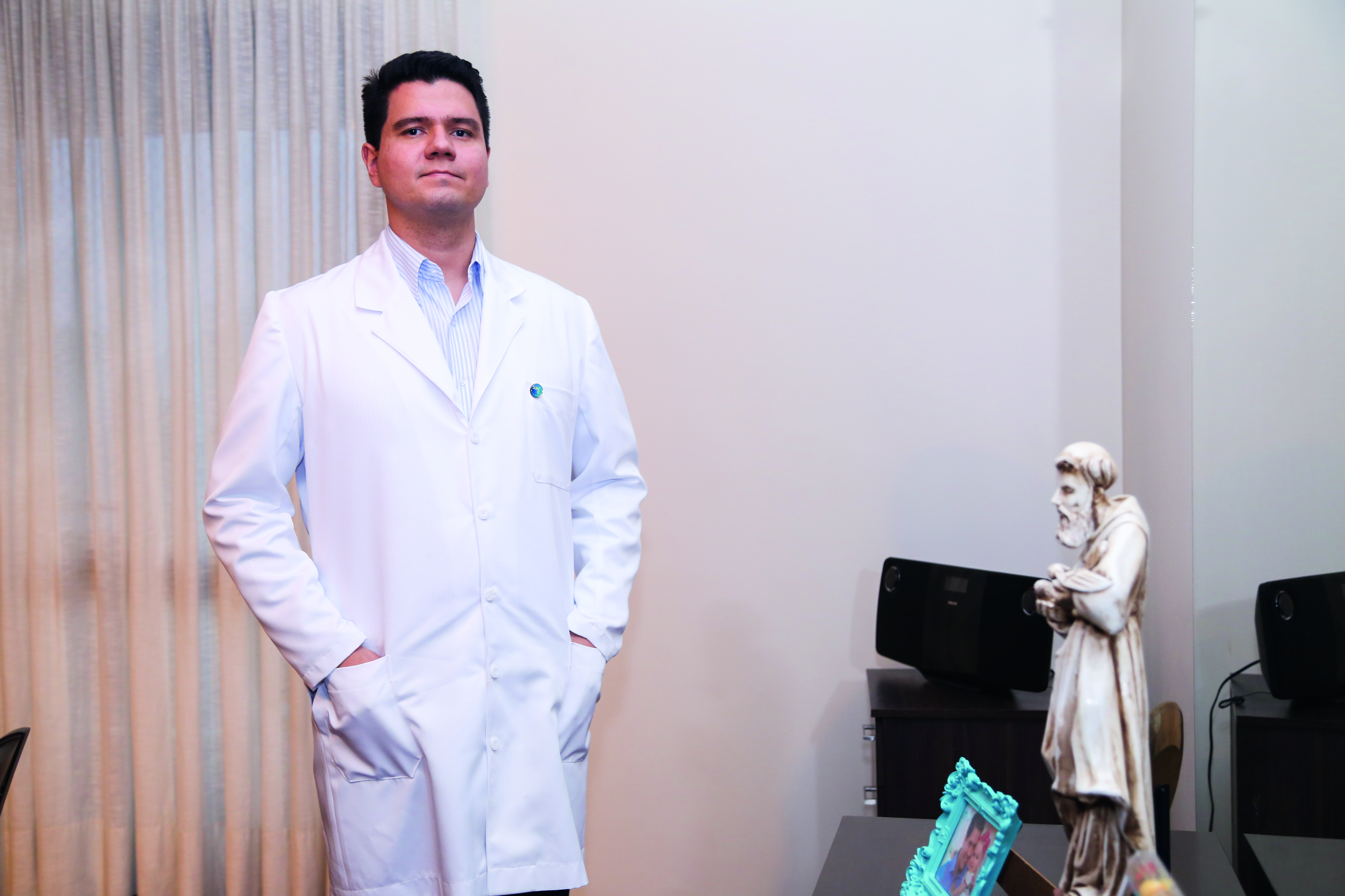 O médico Christiano Rodrigues da Cunha, geriatra responsável pelo projeto
